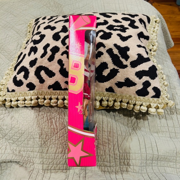 N5-Mattel Special Edition Barbie UNIVERSITY OF ALABAMA 1996 Crimson Tide - Picture 2 of 7